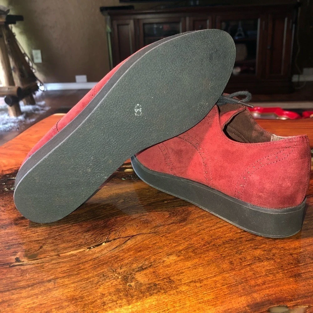 Divided 1 inch creeper oxfords in burgundy.